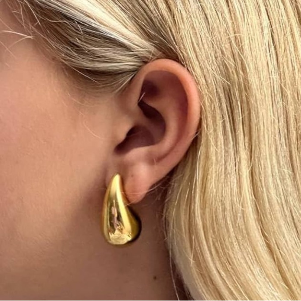 NEW Stud Drop Earrings Waterdrop Gold Plated Hypoallergenic - Picture 1 of 5